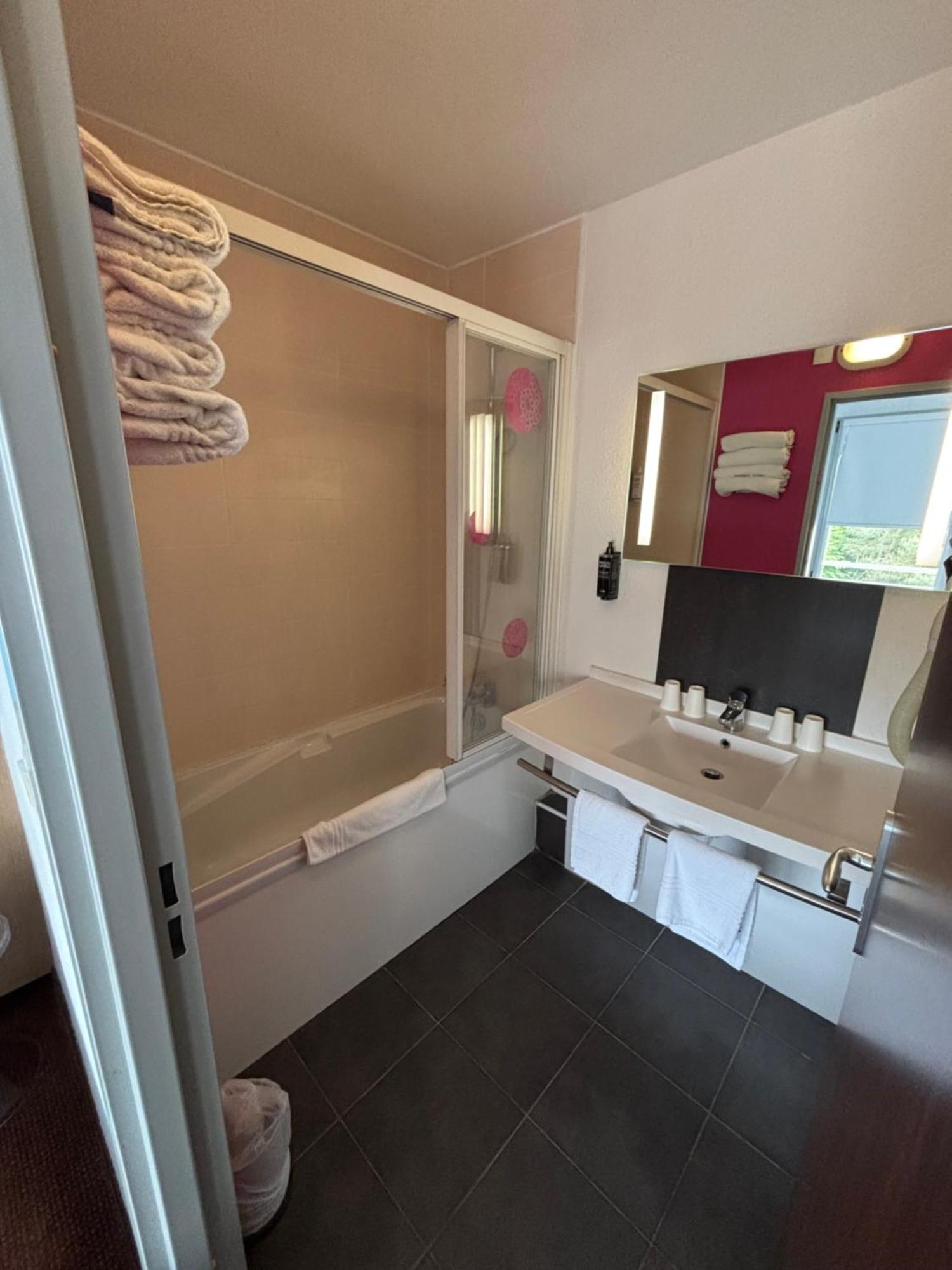 Ibis Styles Bethune Bruay La Buissiere Экстерьер фото