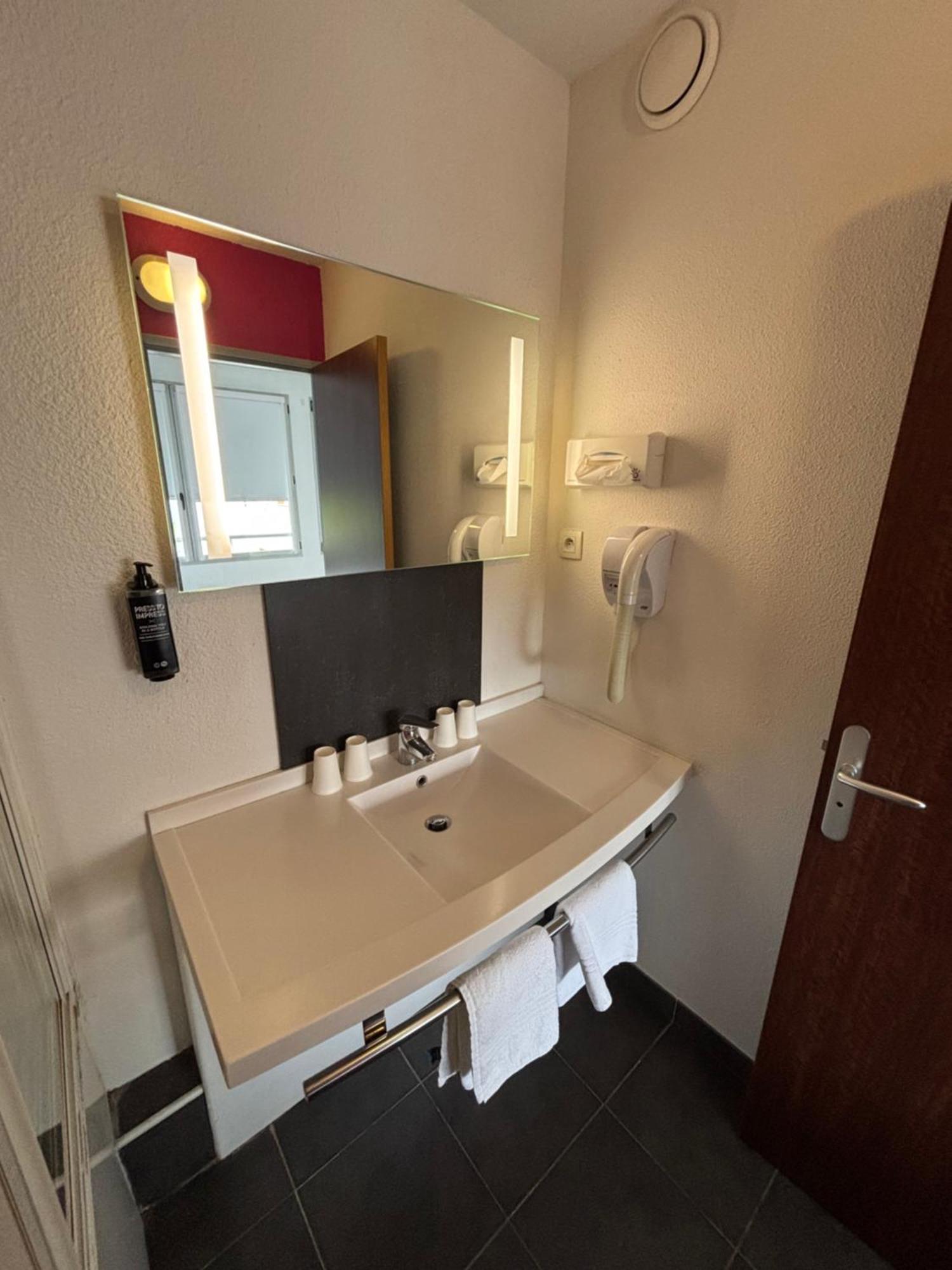 Ibis Styles Bethune Bruay La Buissiere Экстерьер фото
